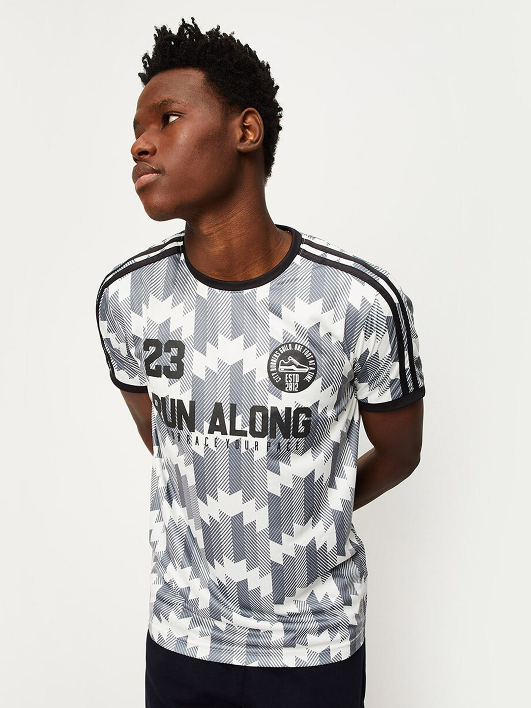 

max Geometric Printed Short Sleeves T-shirt, Grey