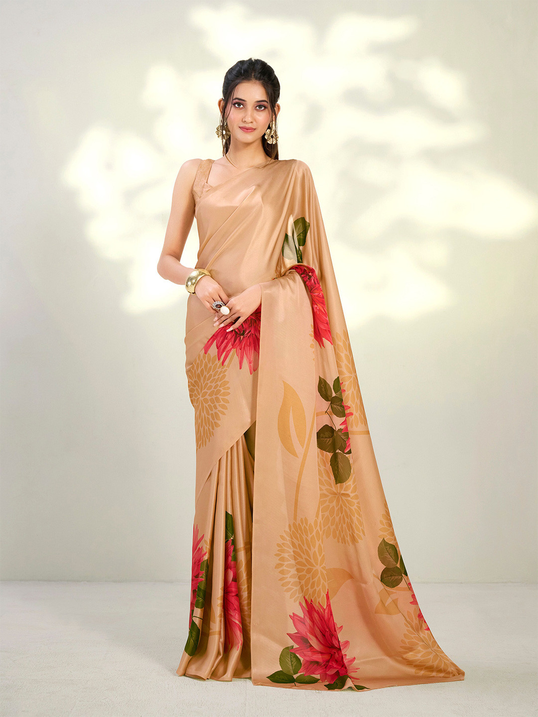 

Dori Floral Printed Pure Crepe Saree, Peach
