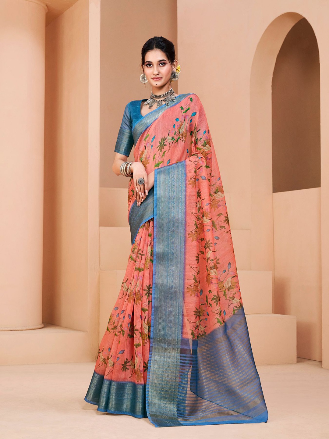 

Dori Floral Printed Zari Detailed Saree, Peach