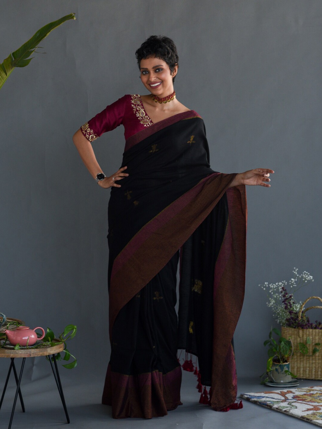 

Suta Black & Violet Ethnic Motifs Printed Pure Cotton Saree