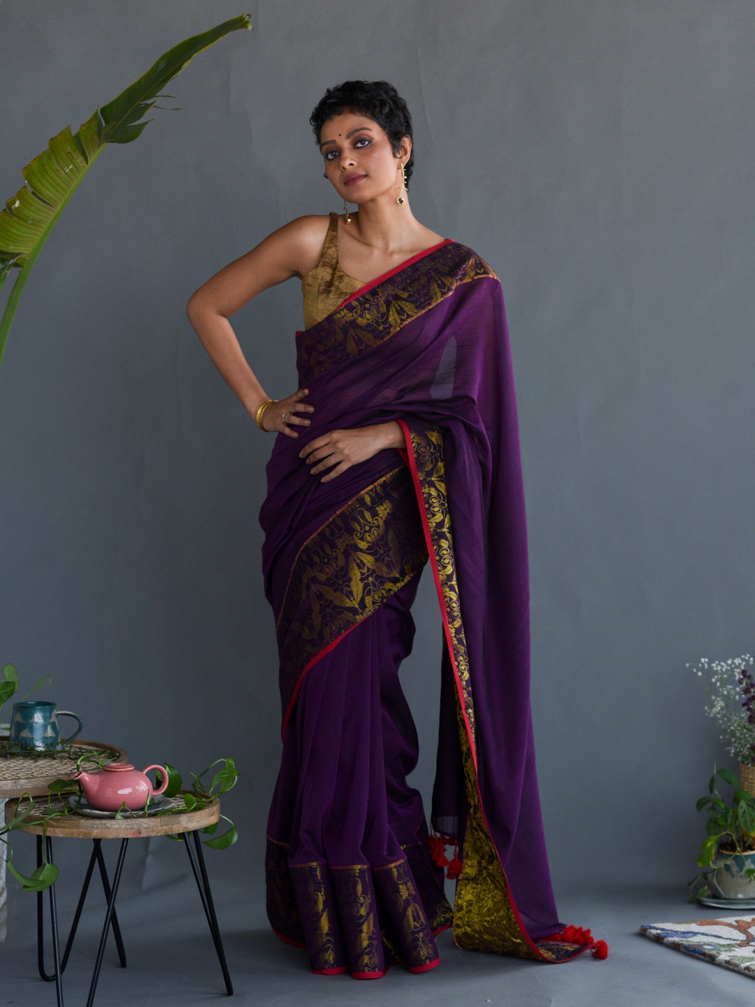

Suta Violet & Red Woven Design Zari Pure Cotton Saree