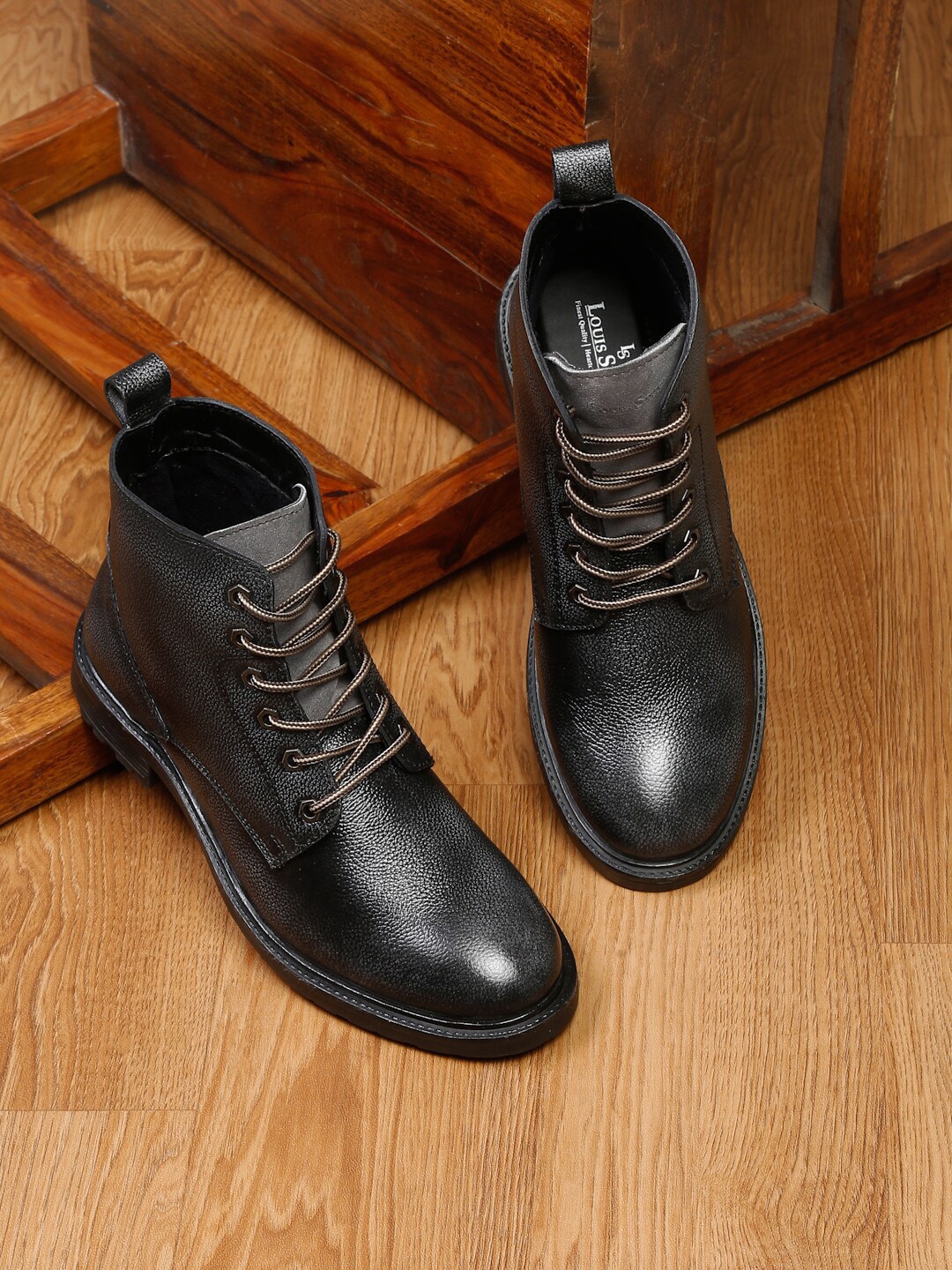 

LOUIS STITCH Men Mid Top Textured Leather Regular Boots, Black