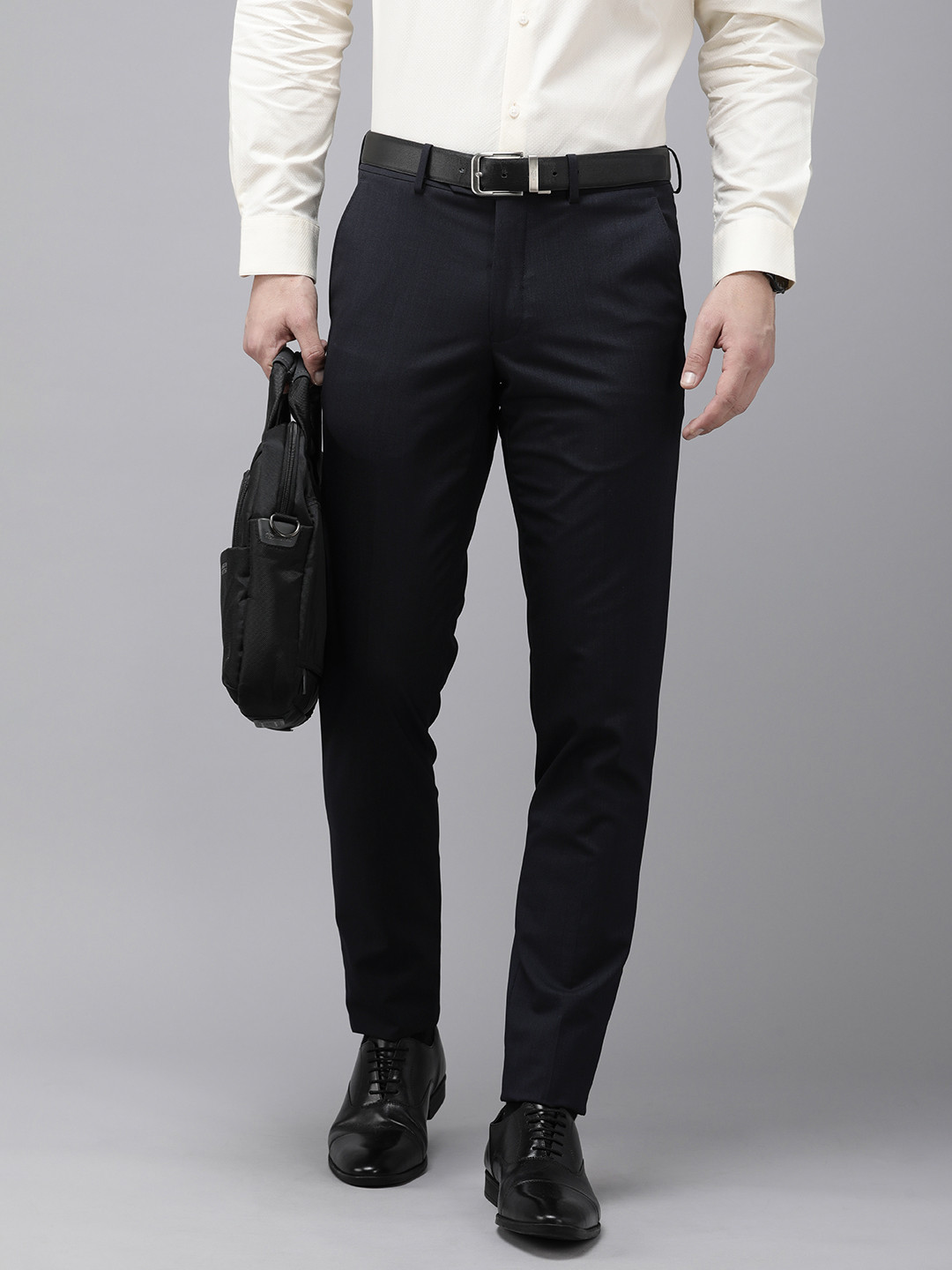 

Van Heusen Men Slim Fit Formal Trousers, Navy blue