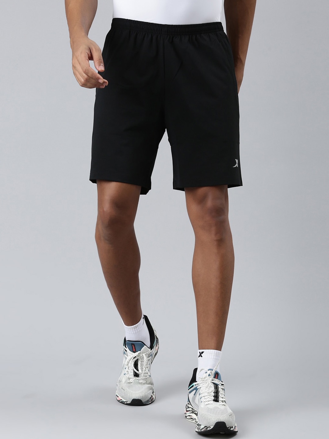 

Xtep Men Mid-Rise Running Sports Shorts, Black