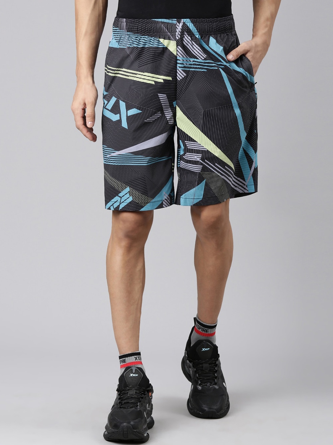 

Xtep Men Typography Printed Training or Gym Sports Shorts, Black