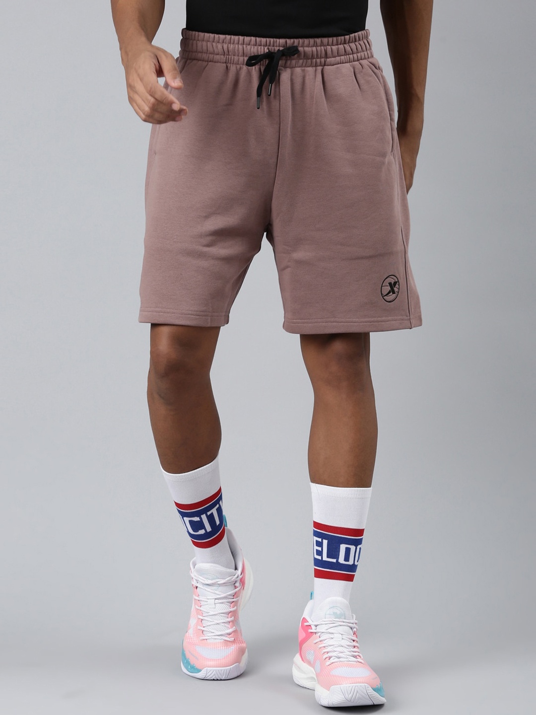 

Xtep Men Loose Fit Sports Shorts, Brown