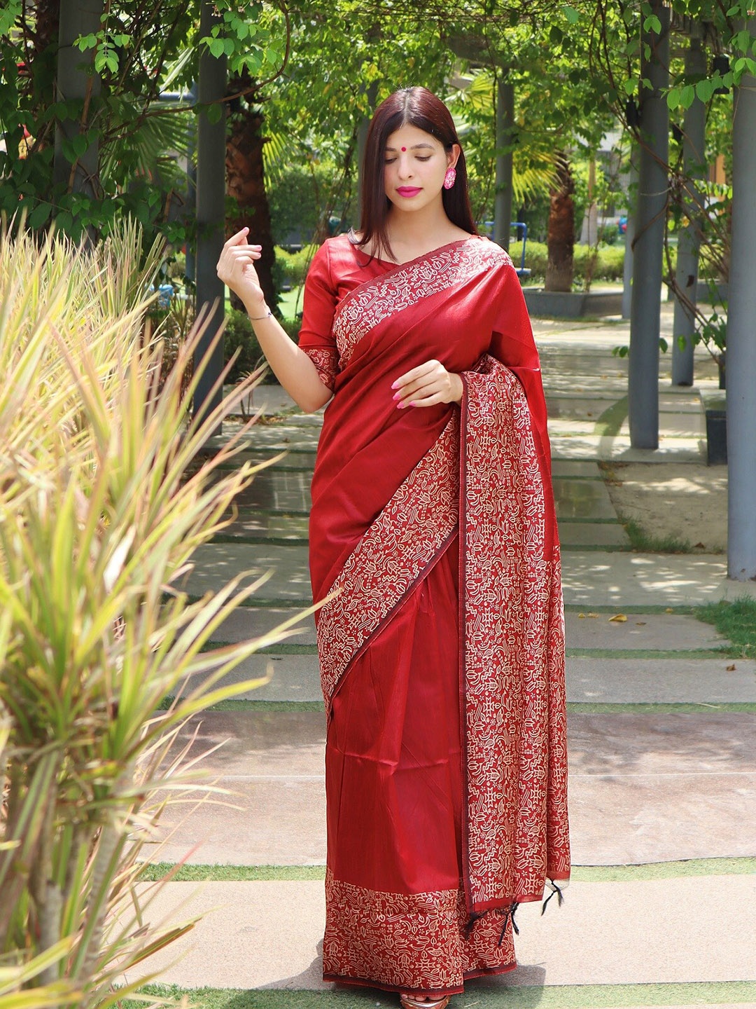 

Anouk Red Ethnic Motifs Printed Banarasi Saree