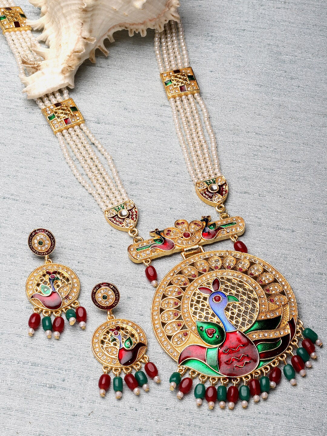

ZENEME Gold-Plated Stone-Studded & Pearl Beaded Jewellery Set