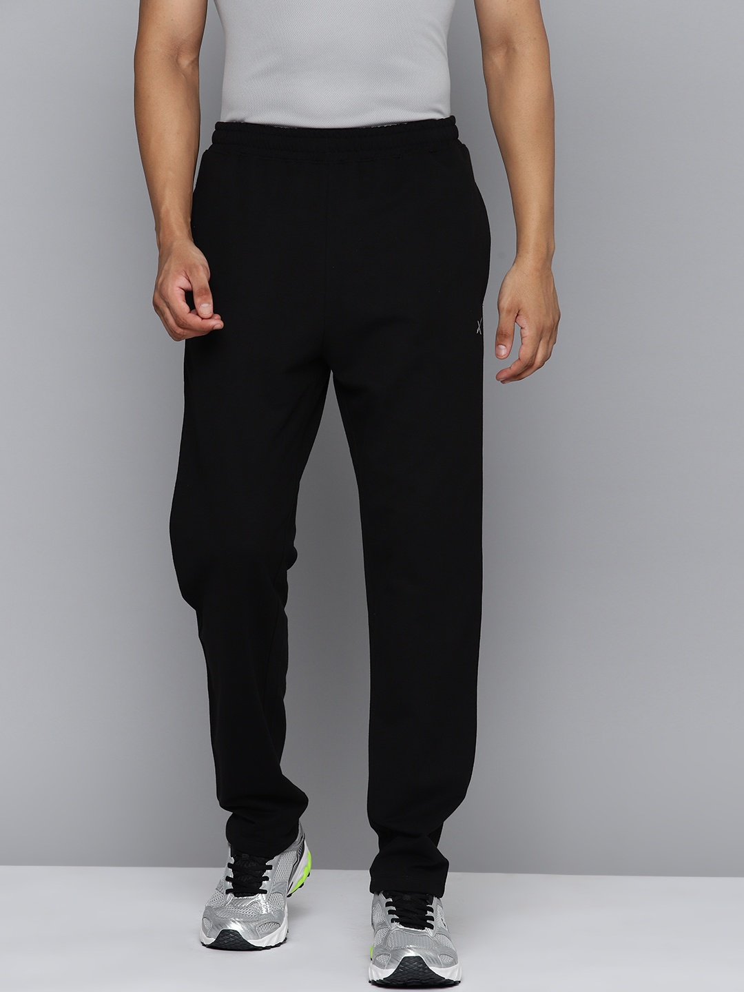 

HRX by Hrithik Roshan Men Solid Cotton Bio Wash Track Pant, Black