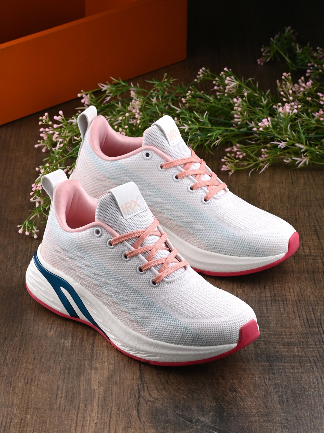 

HRX by Hrithik Roshan Women White & Pink Lace-Up Running Shoes, Off white