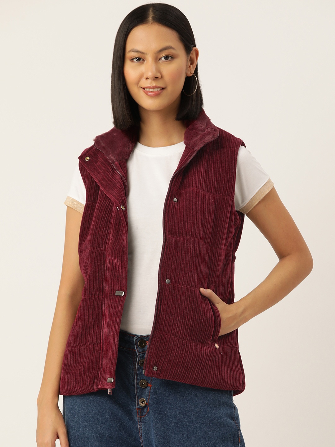 

Monte Carlo Sleeveless Corduroy Jacket, Maroon
