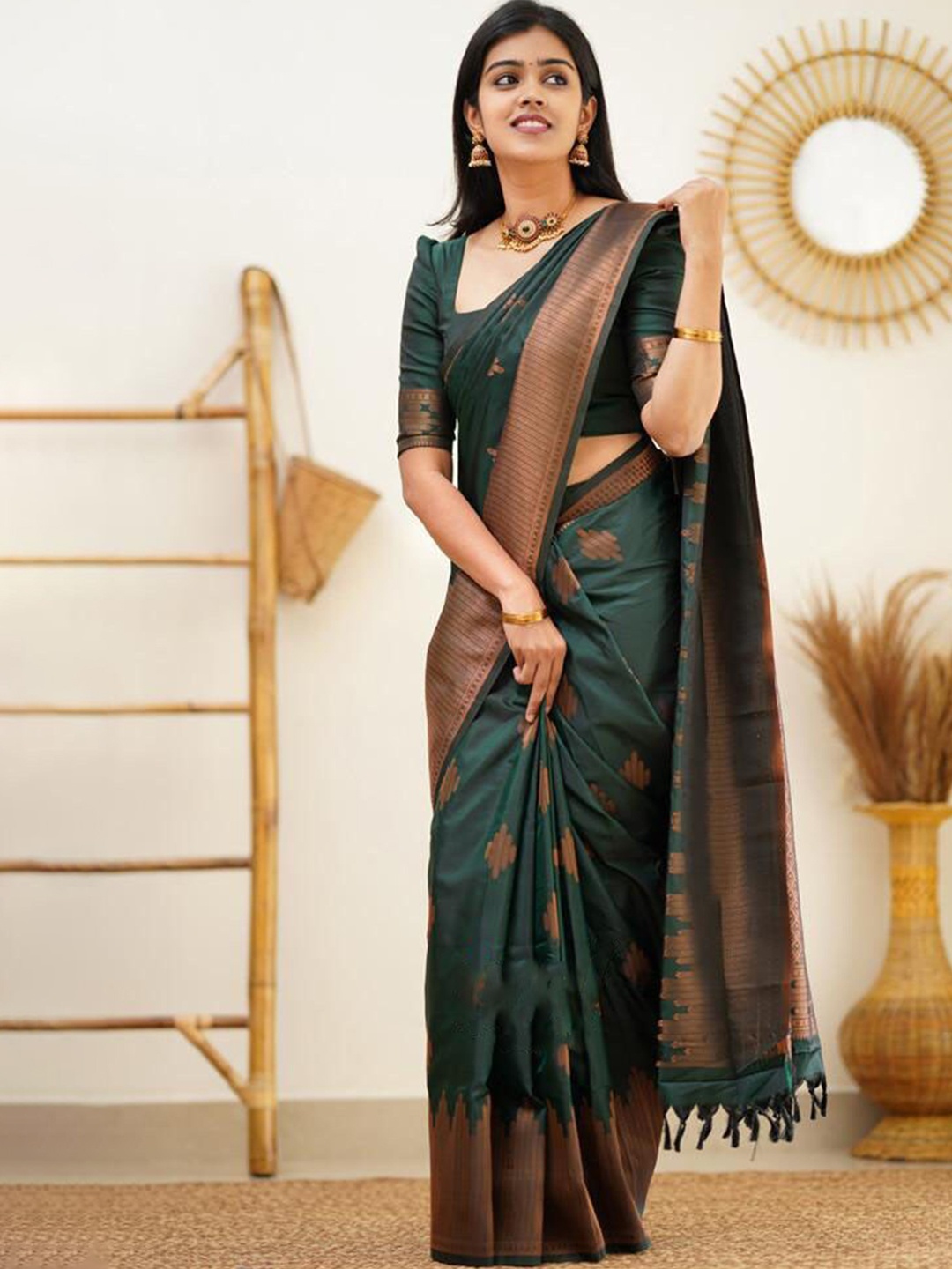 

Fab Viva Ethnic Motifs Woven Design Zari Silk Blend Banarasi Saree, Green