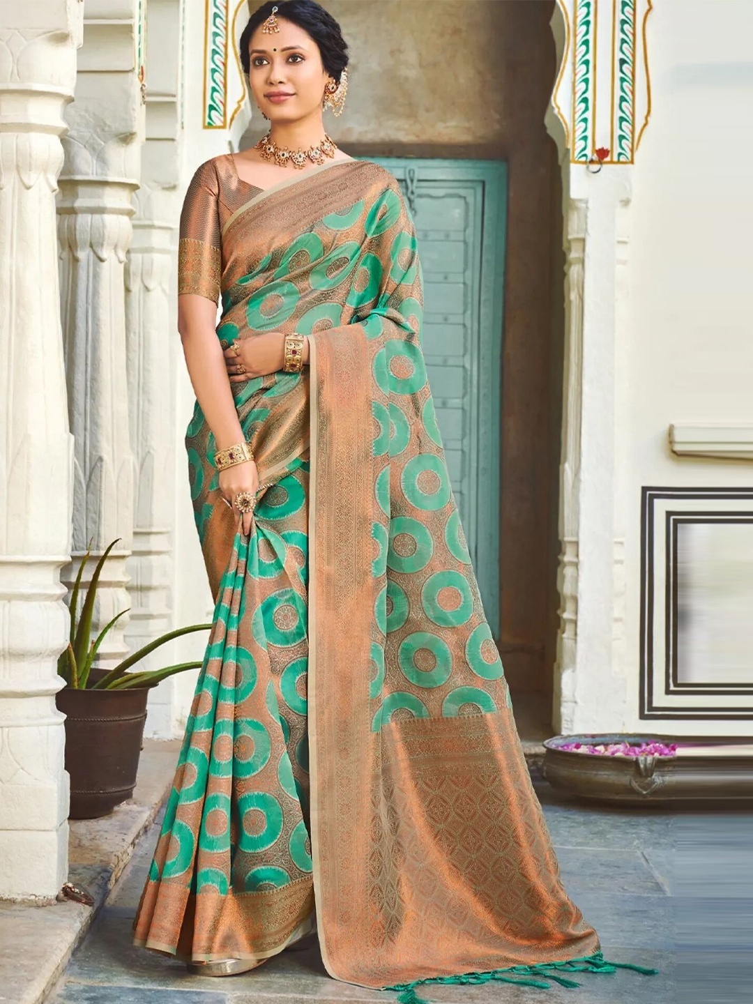 

Fab Viva Ethnic Motifs Zari Detailed Banarasi Saree, Green