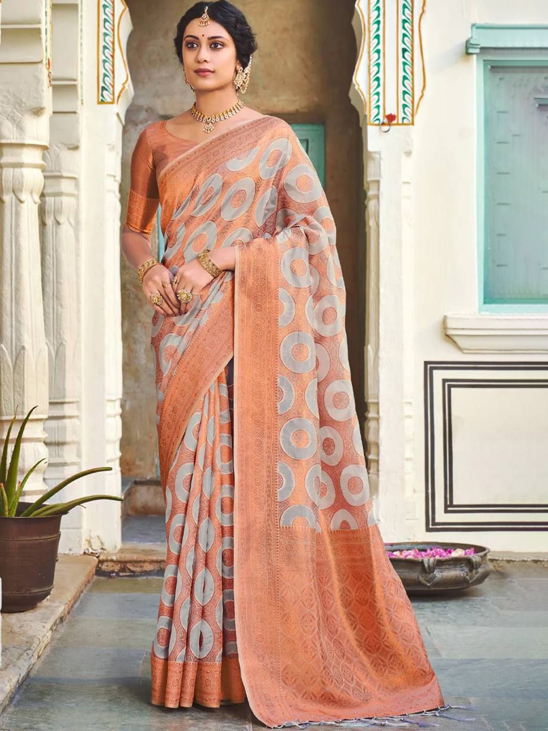

Fab Viva Ethnic Motifs Woven Design Zari Silk Blend Banarasi Saree, Grey