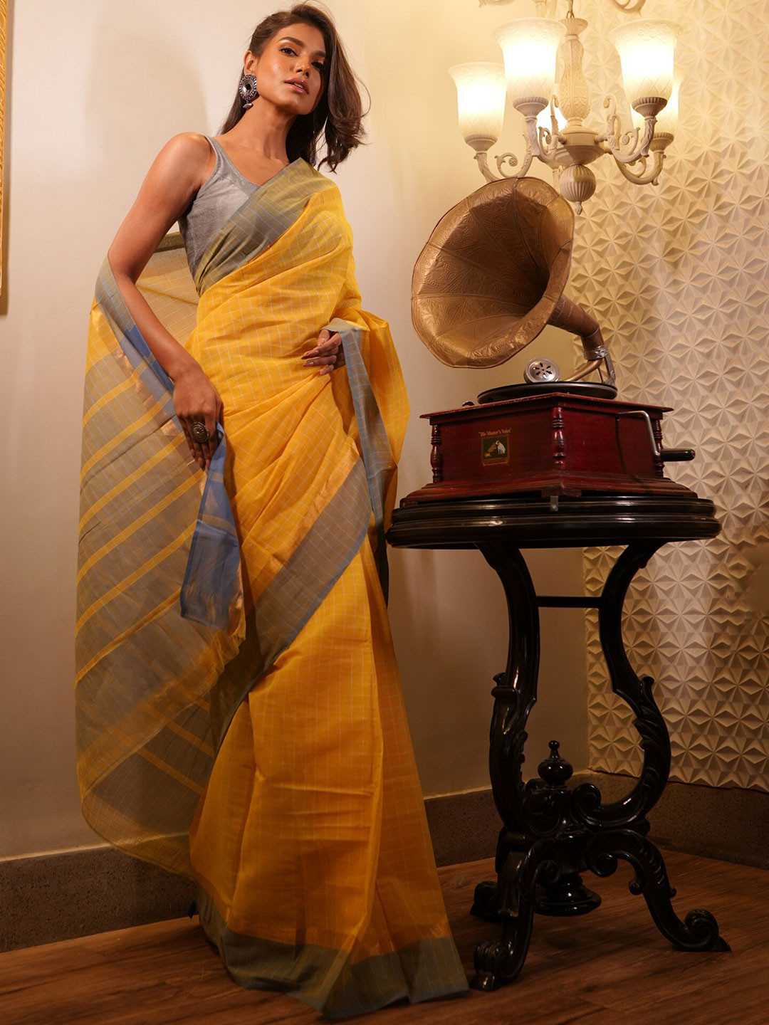 

Unnati Silks Checked Zari Pure Cotton Mangalagiri Saree, Yellow