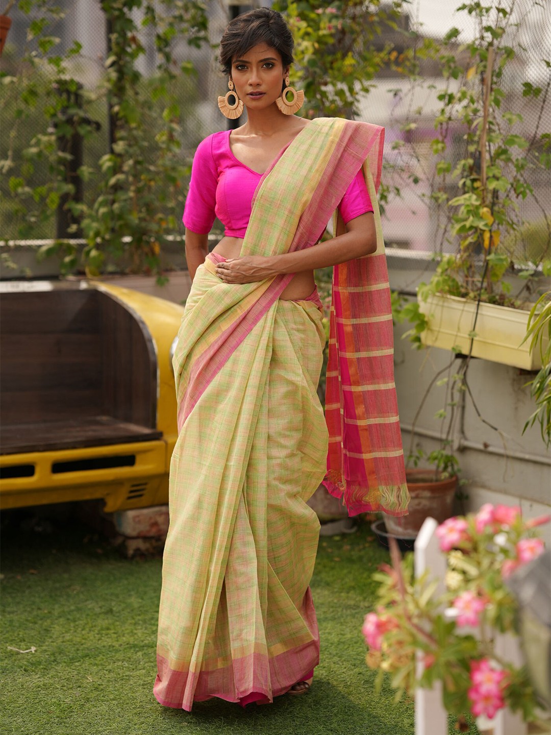 

Unnati Silks Checked Zari Pure Cotton Handloom Mangalagiri Saree, Yellow