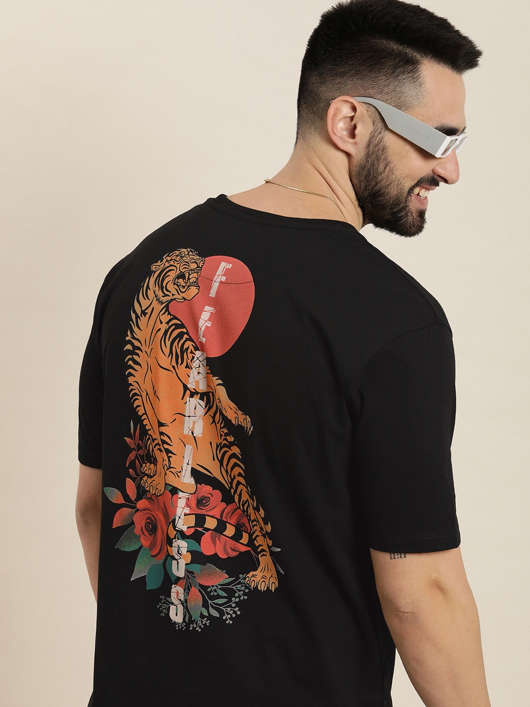 

HERE&NOW Men Graphic Printed Oversized Pure Cotton T-shirt, Black