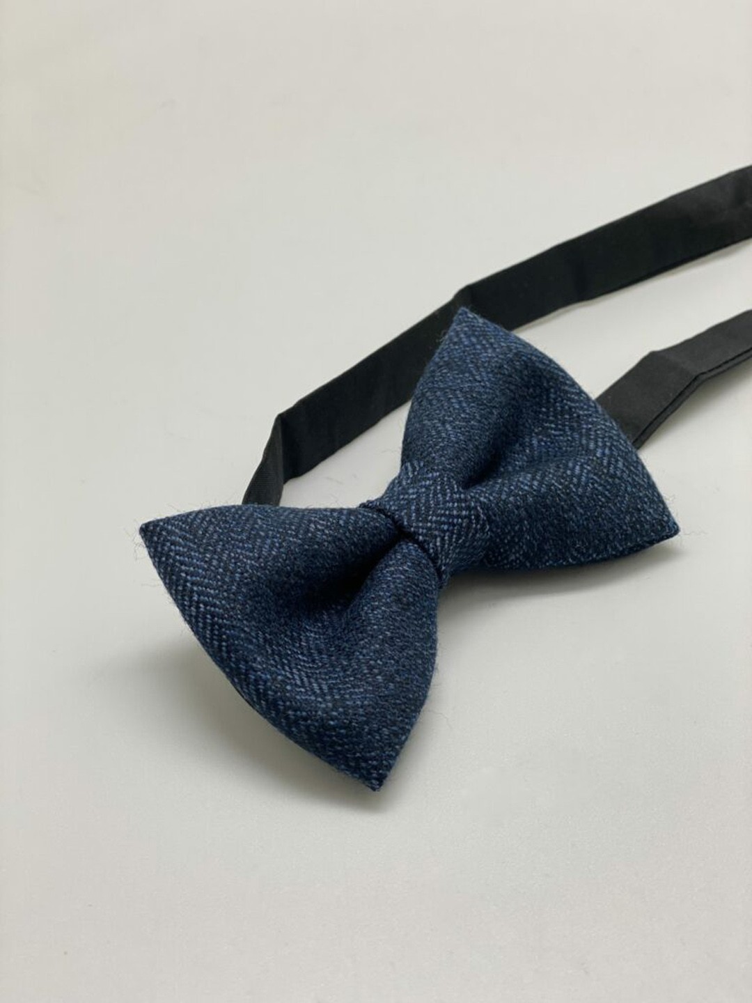

The Tie Hub Men Bow Tie, Blue