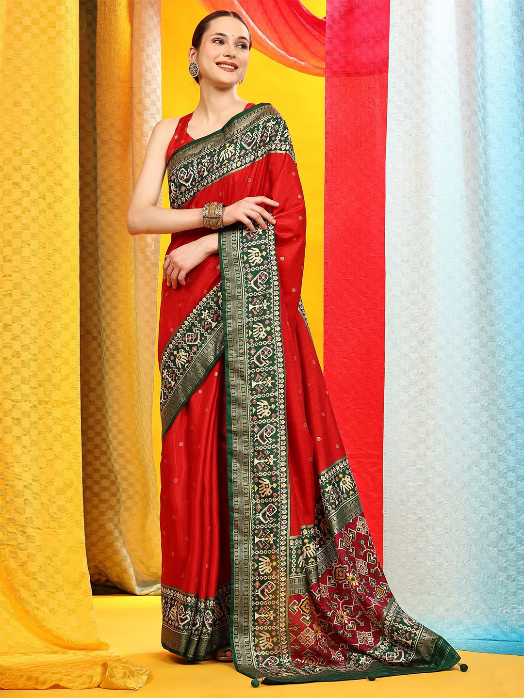 

Phenav Woven Design Zari Pure Silk Kanjeevaram Saree, Red