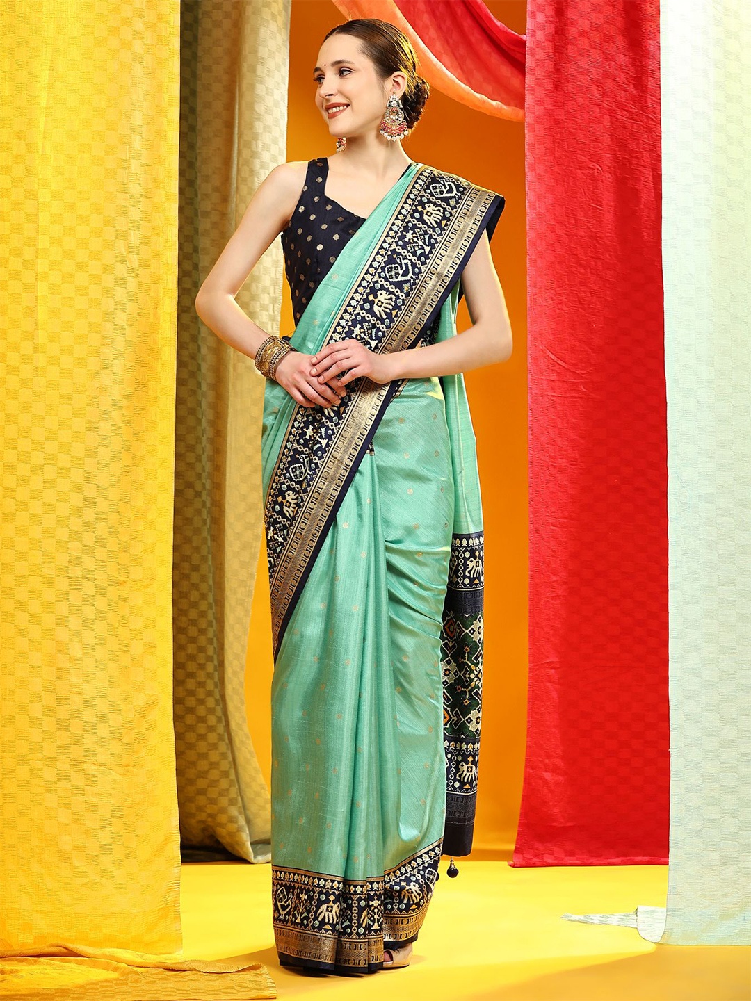 

Phenav Woven Design Zari Pure Silk Kanjeevaram Saree, Blue