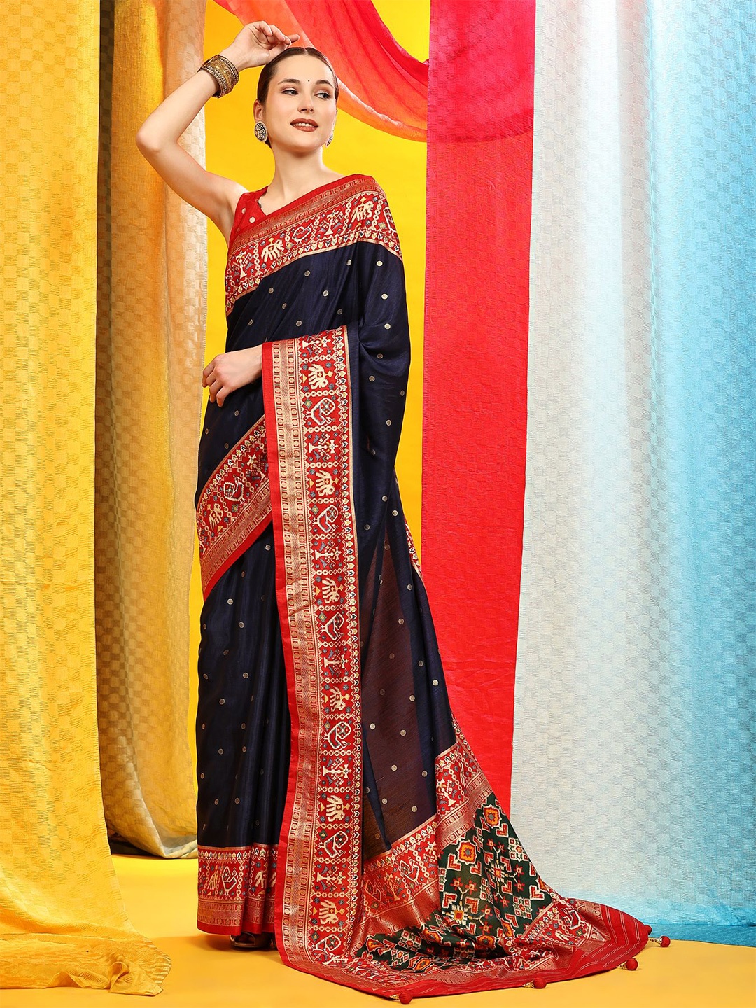 

Phenav Woven Design Zari Pure Silk Kanjeevaram Saree, Navy blue