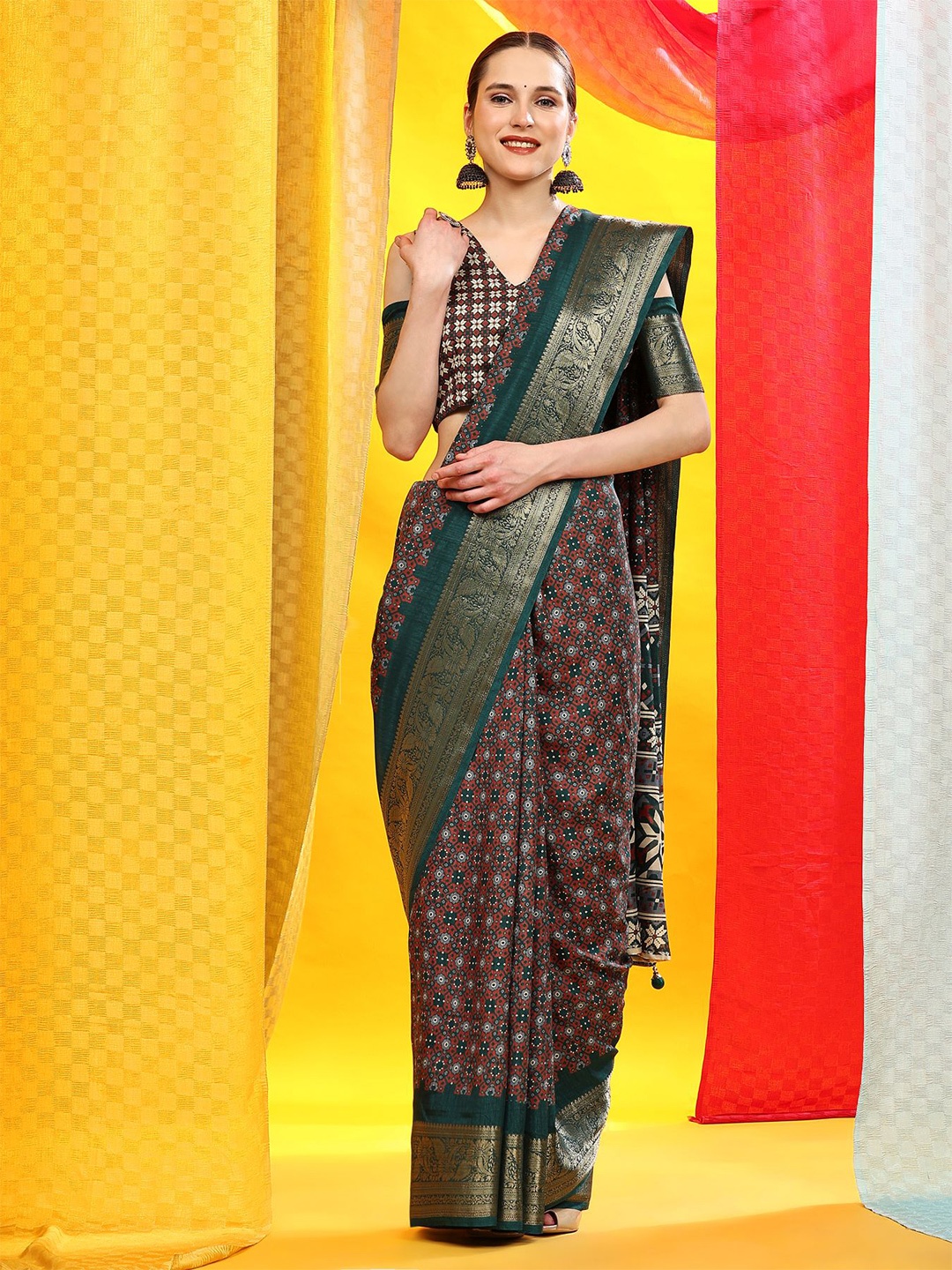 

Phenav Ethnic Motifs Zari Pure Silk Saree, Brown