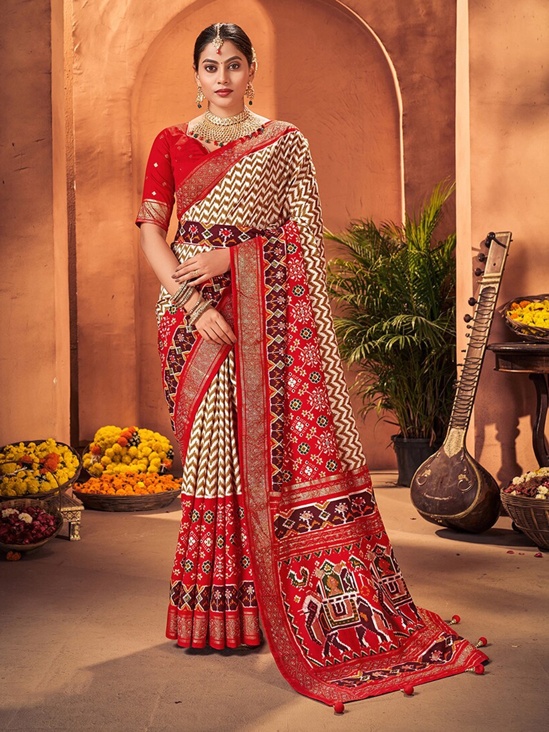 

Mitera Geometric Printed Zari Silk Cotton Belted Patola Saree, Red