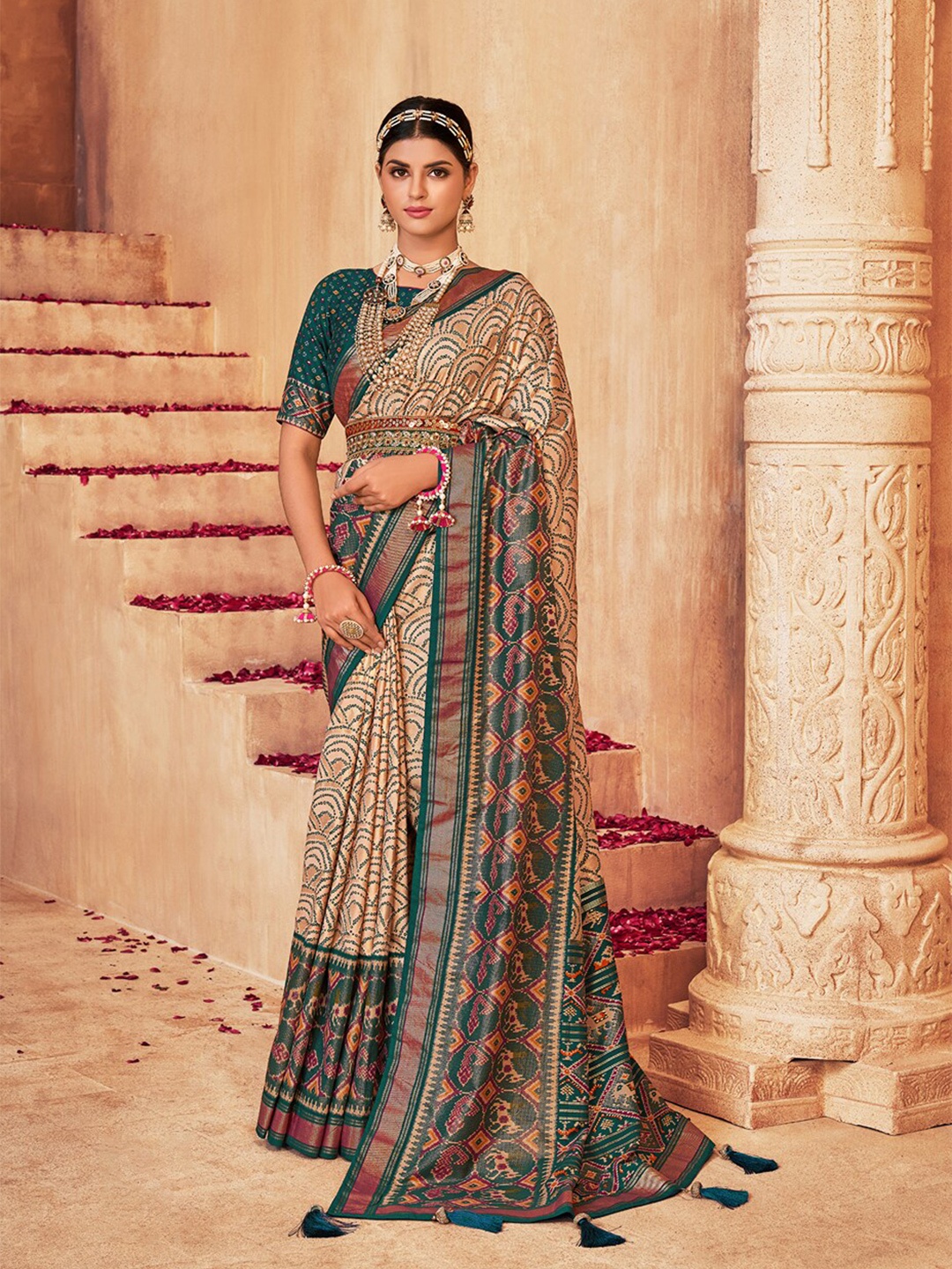 

Mitera Bandhani Printed Zari Patola Saree, Cream