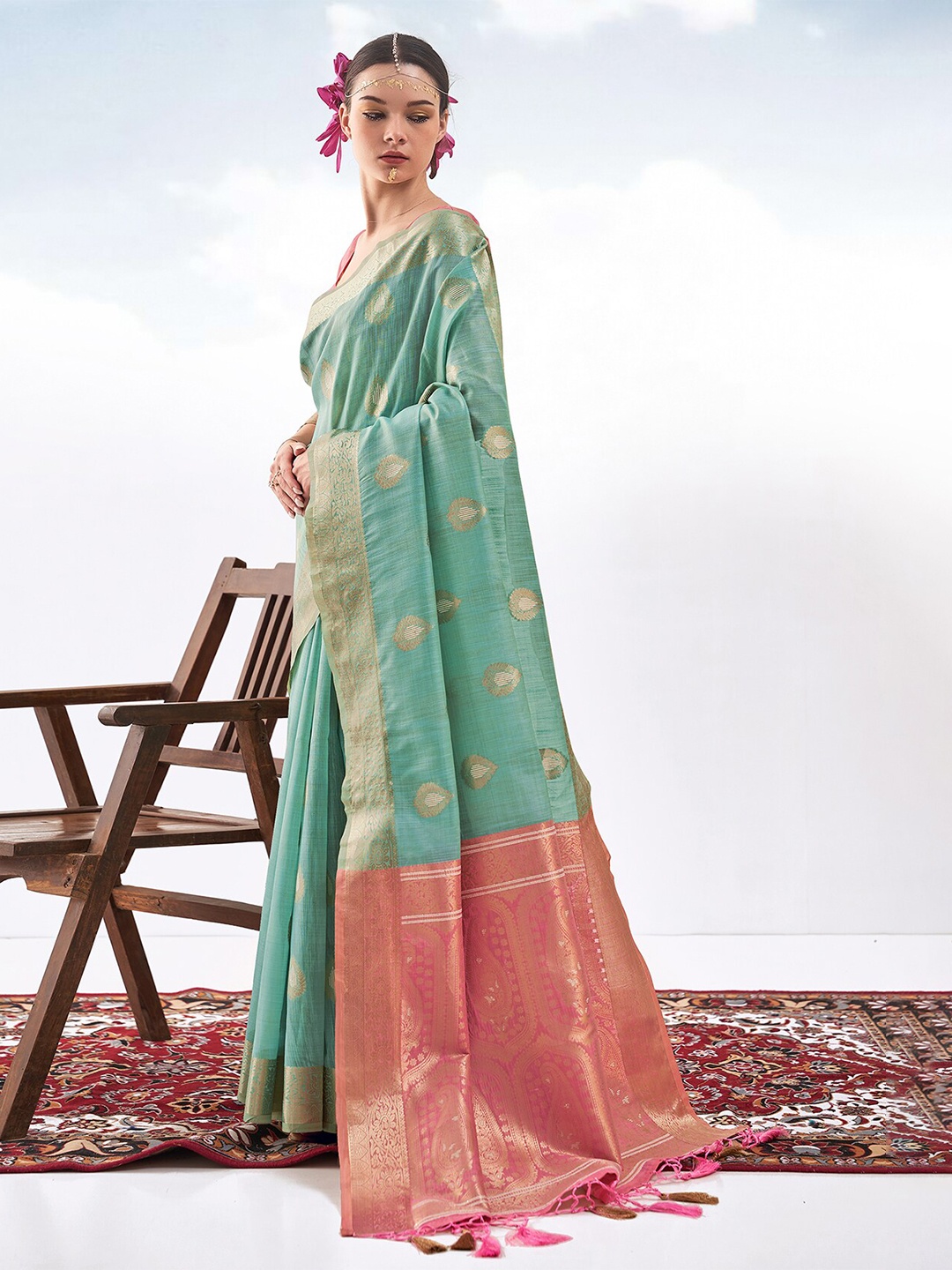 

Mitera Ethnic Motifs Woven Design Zari Banarasi Saree, Green