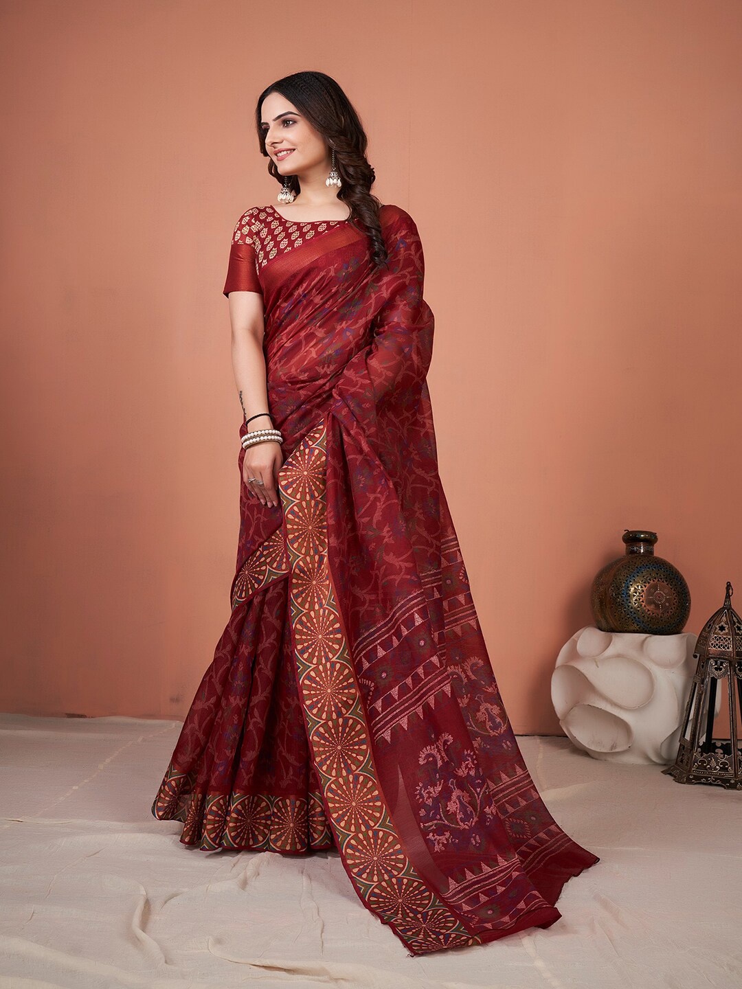 

Saree mall Floral Zari Bagh Sarees, Maroon