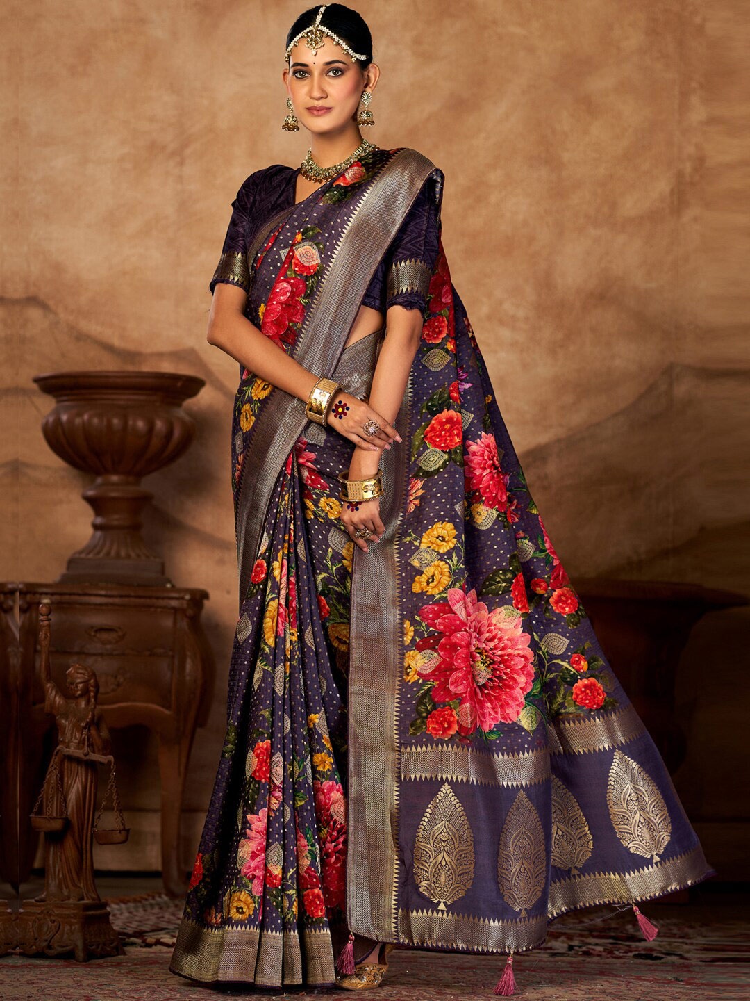 

Saree mall Bandhani Printed Zari Silk Blend Bandhani Sarees, Violet