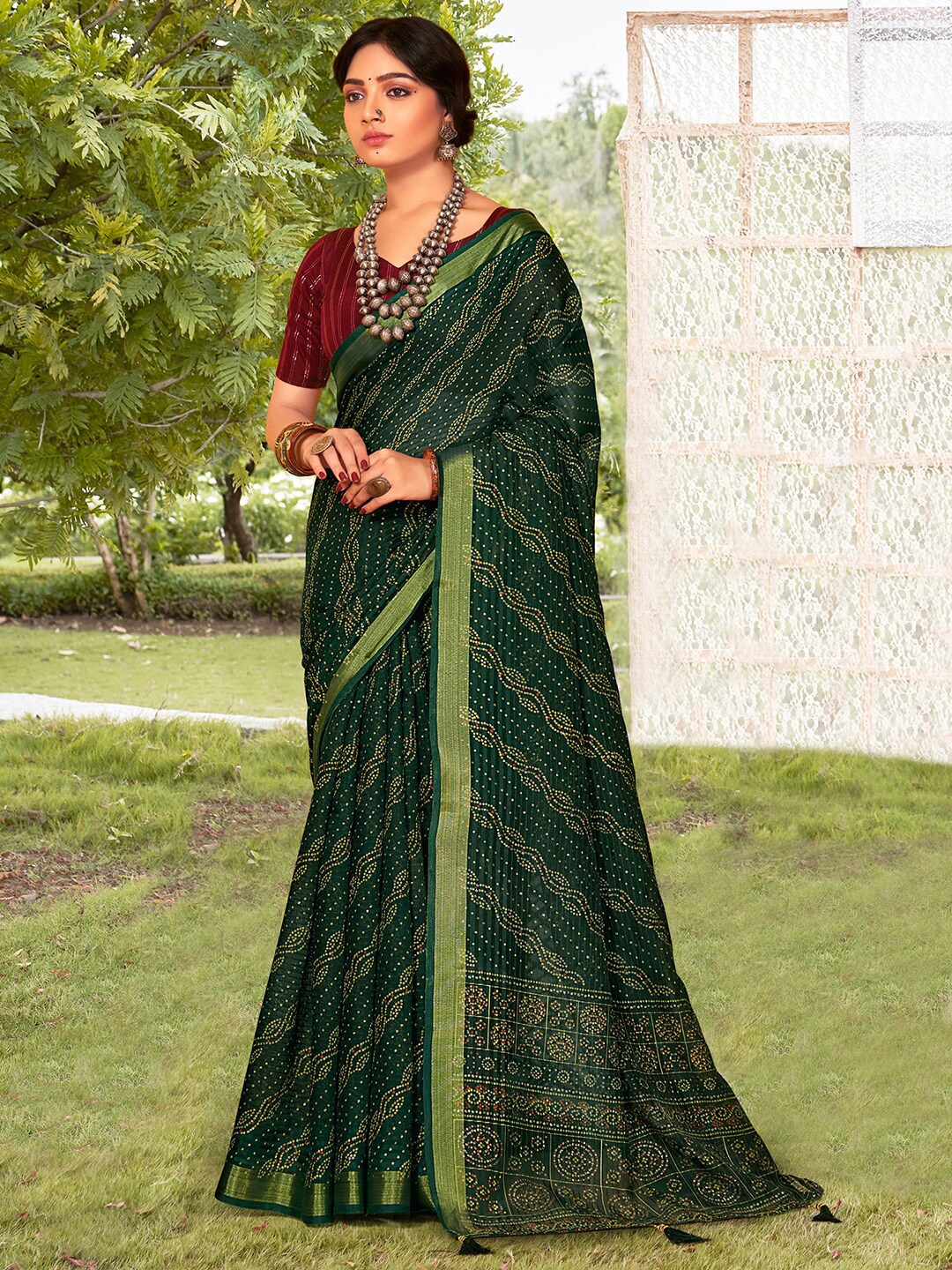 

Saree mall Bandhani Printed Zari Bandhani Sarees, Green
