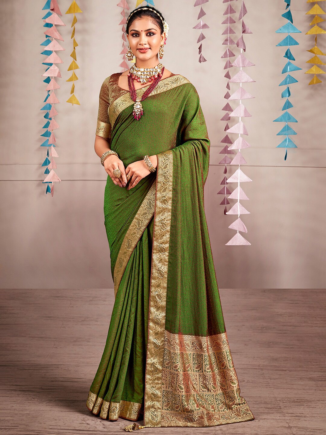 

Saree mall Ethnic Motifs Woven Design Zari Silk Banarasi Saree, Green