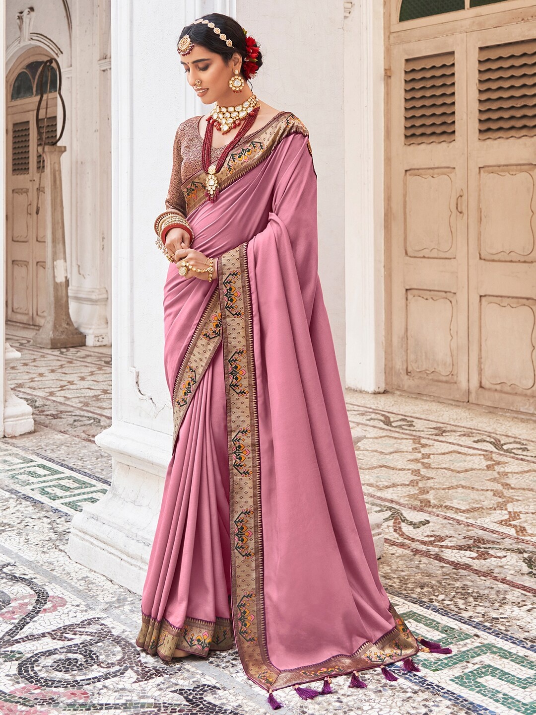 

Saree mall Mauve & Gold Toned Zari Silk Blend Sarees