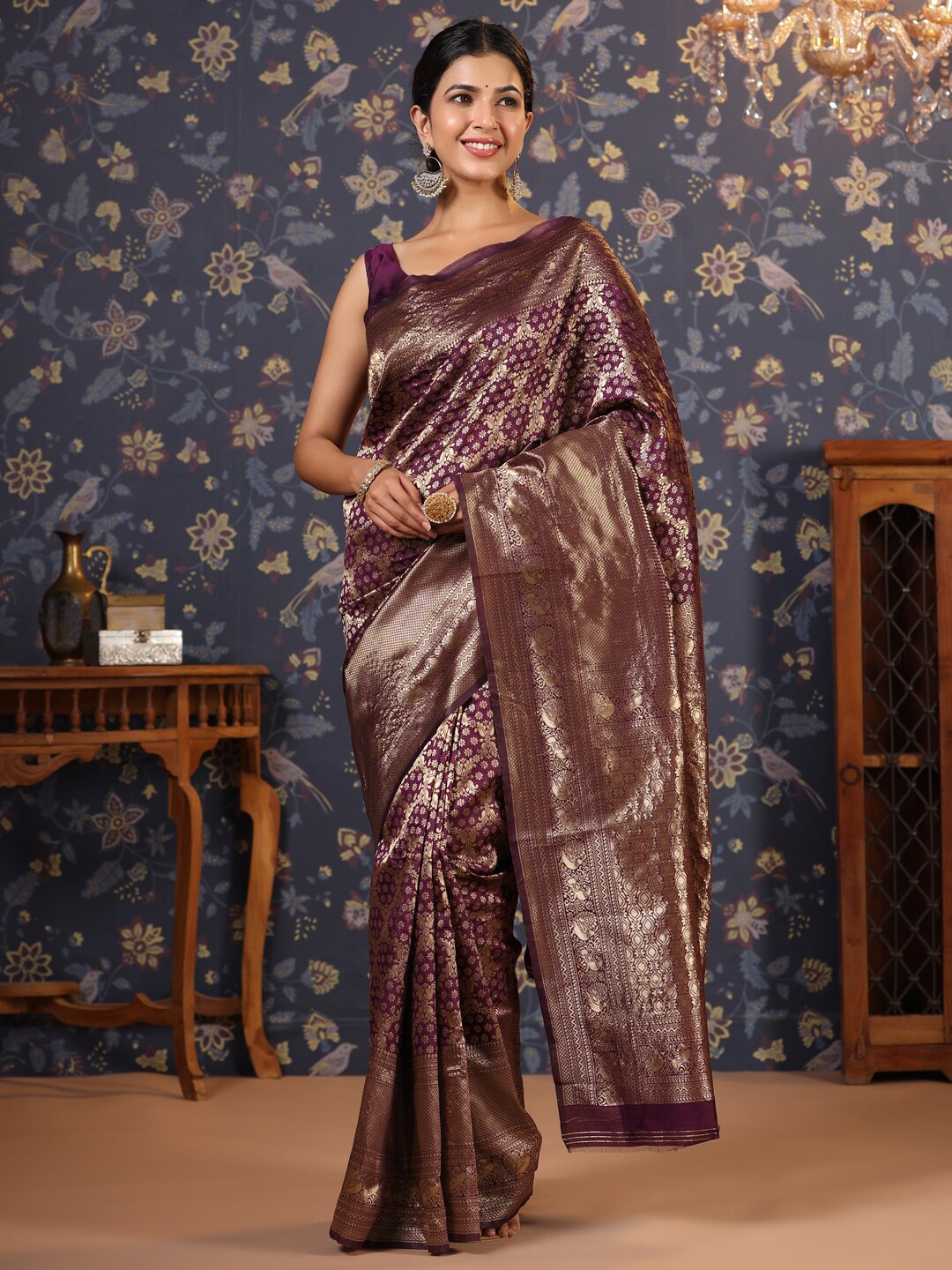 

House of Pataudi Ethnic Motifs Woven Design Zari Sarees, Purple