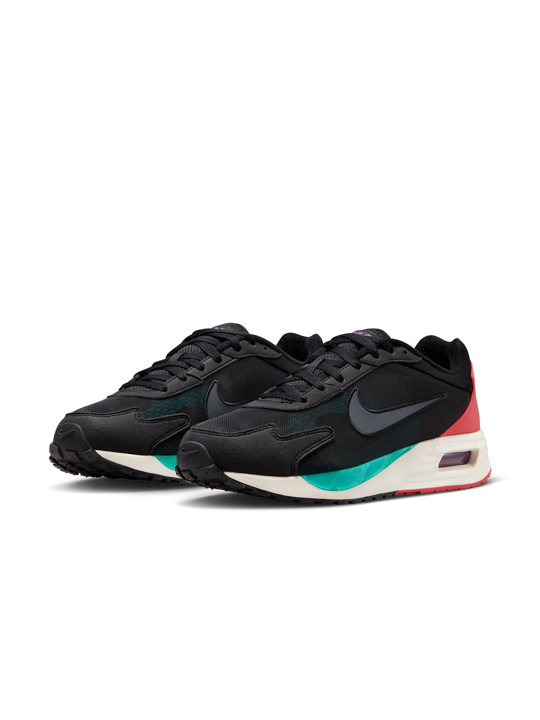 

Nike Men AIR MAX SOLO Sneakers, Black