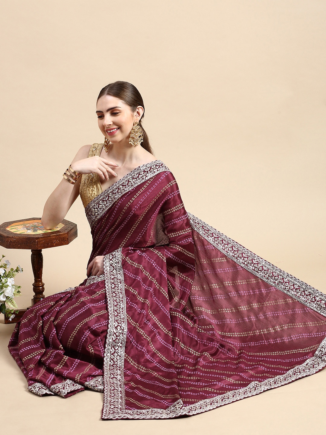 

VASTRANAND Leheriya Zari Poly Chiffon Bandhani Saree, Burgundy