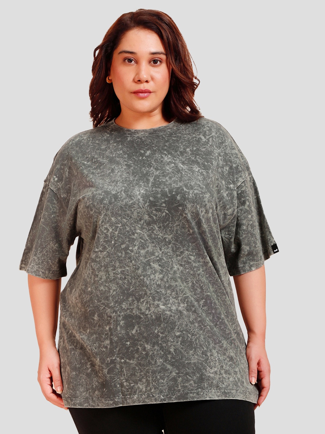 

Bewakoof Plus Abstract Printed Drop-Shoulder Sleeves Oversized Pure Cotton T-shirt, Grey