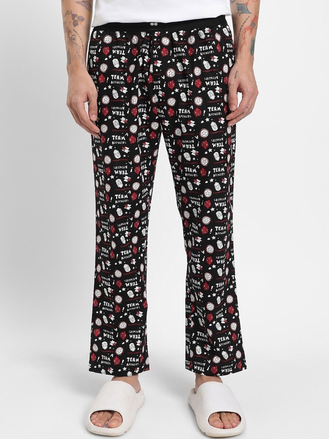 

Bewakoof Plus Men Avengers Printed Pure Cotton Lounge Pants, Black