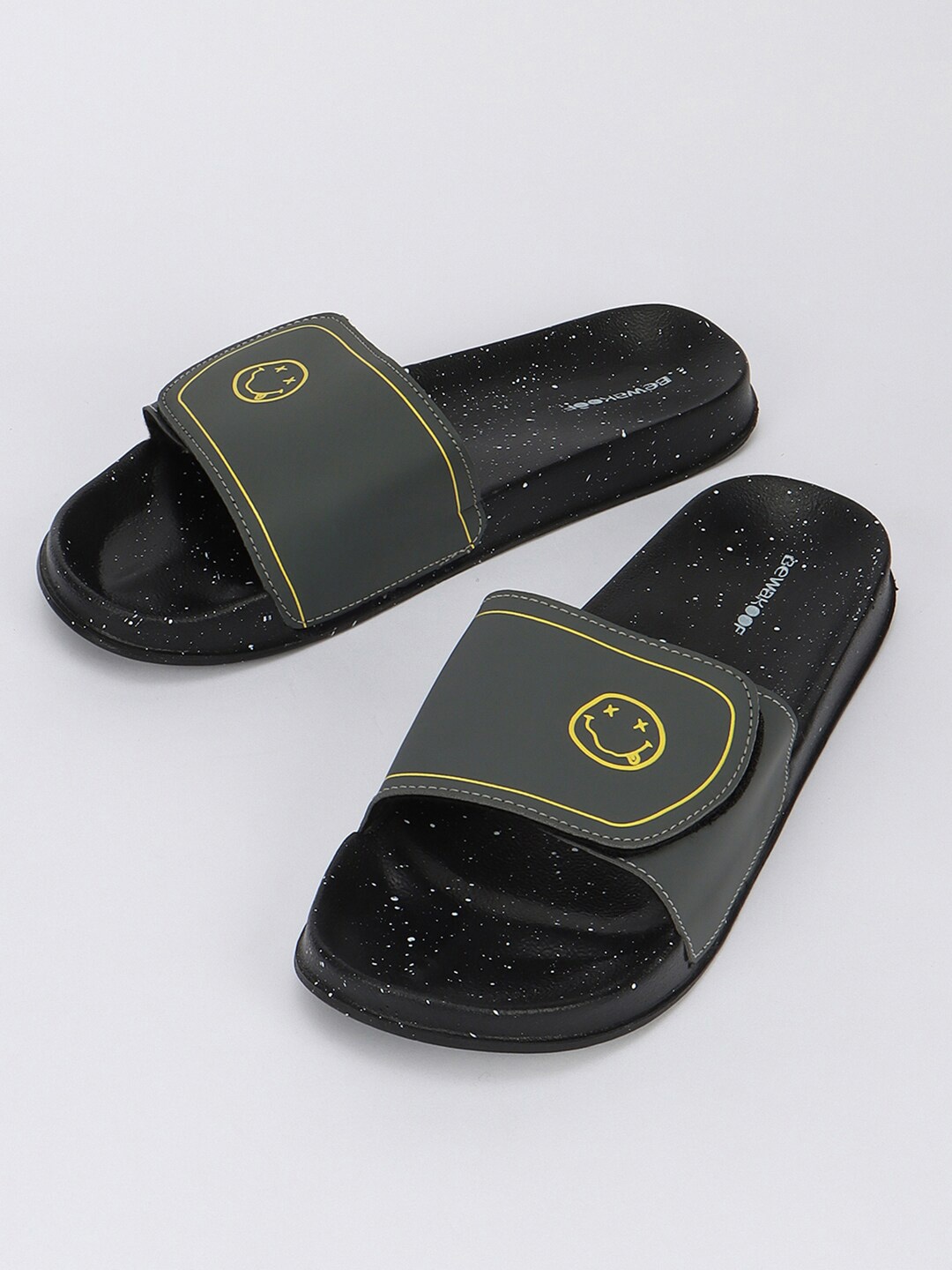 

Bewakoof Men Black & Grey Smiling Rubber Velcro Sliders
