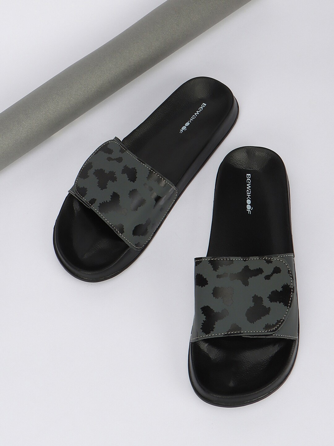 

Bewakoof Women Black & Grey Printed Rubber Ripple Effect Adjustable Velcro Sliders