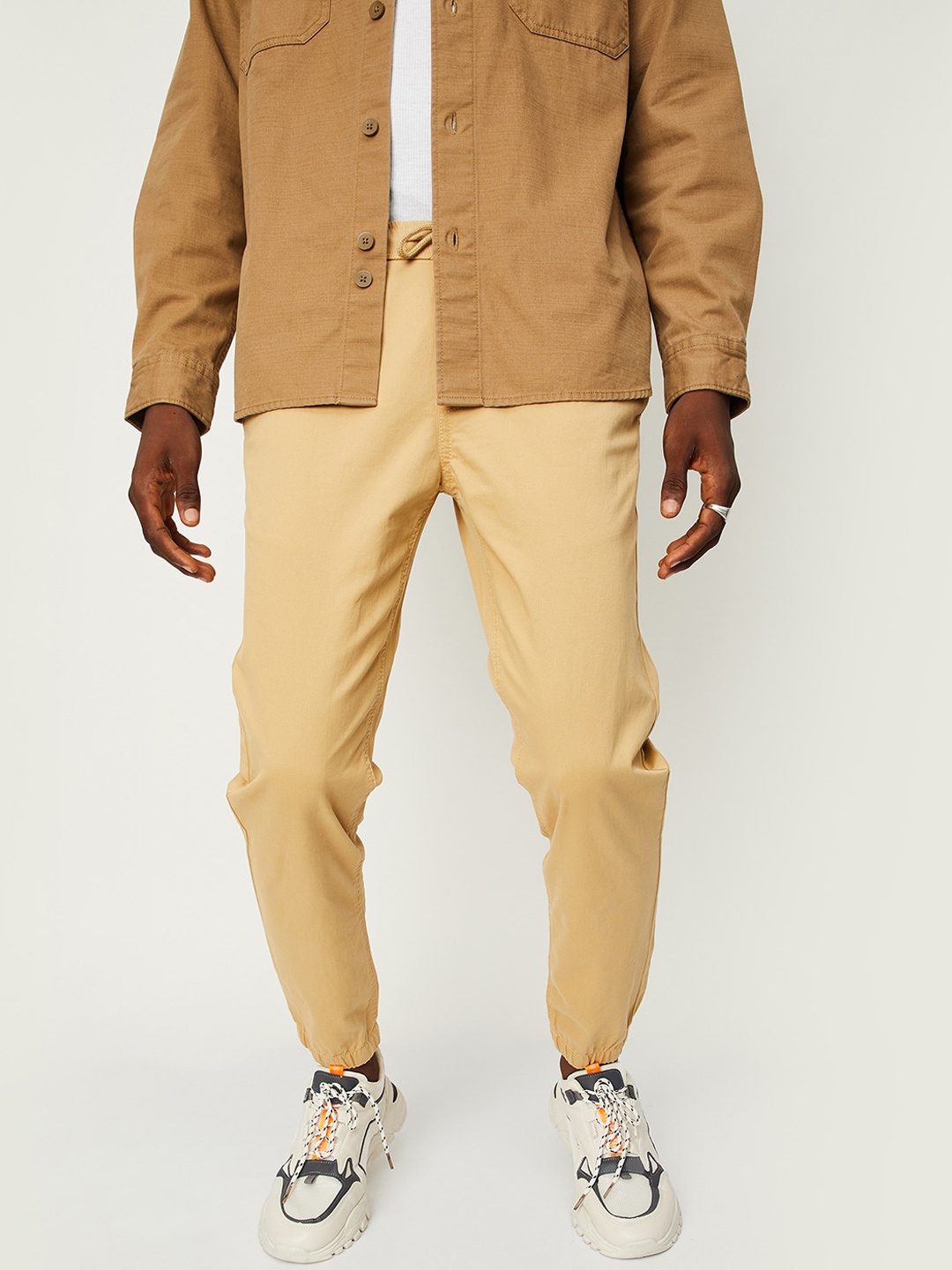 

max Men Mid-Rise Regular Trousers, Brown