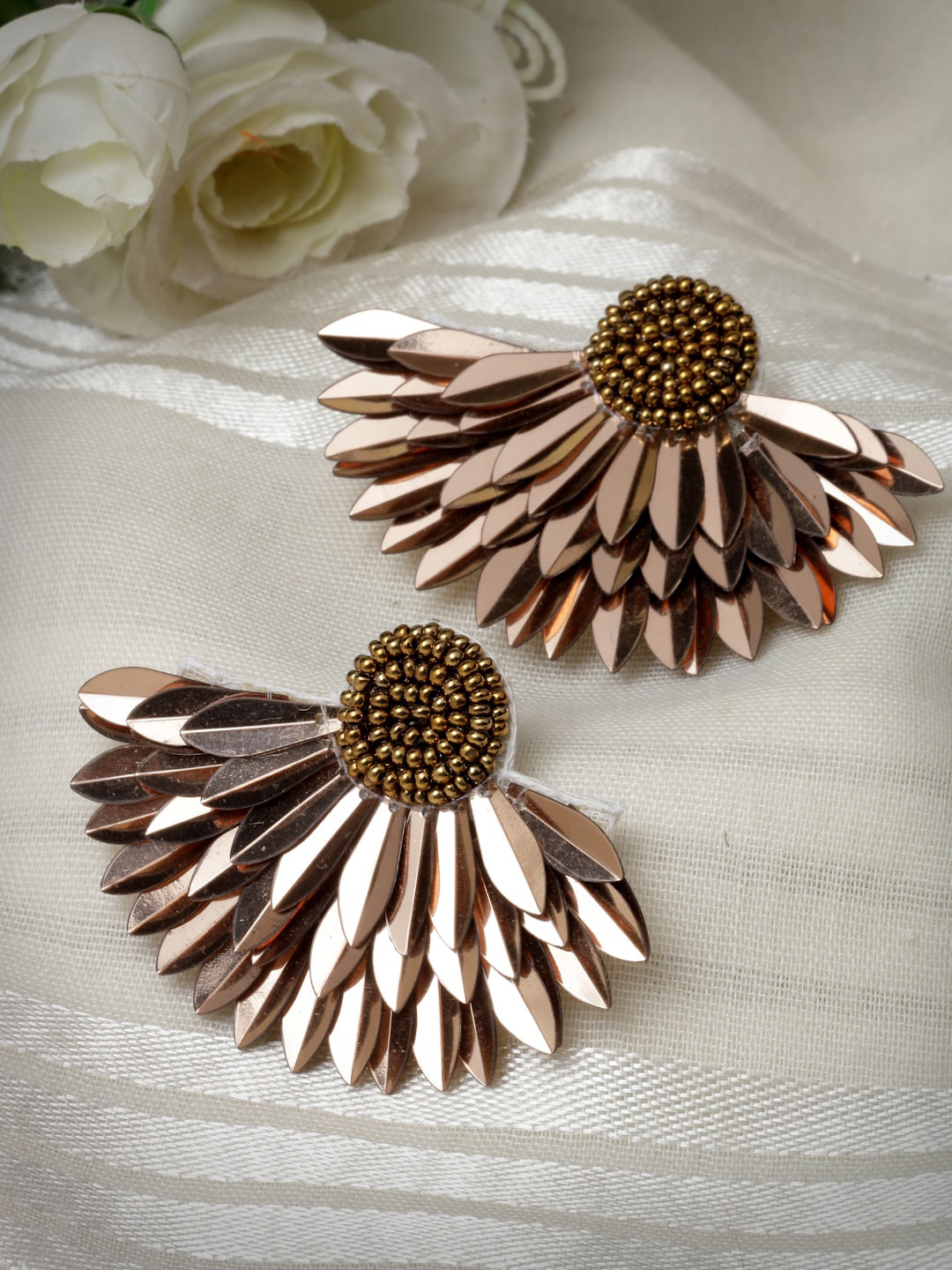 

Moedbuille Silver-Plated Beaded Leaf Pattern Contemporary Drop Earrings