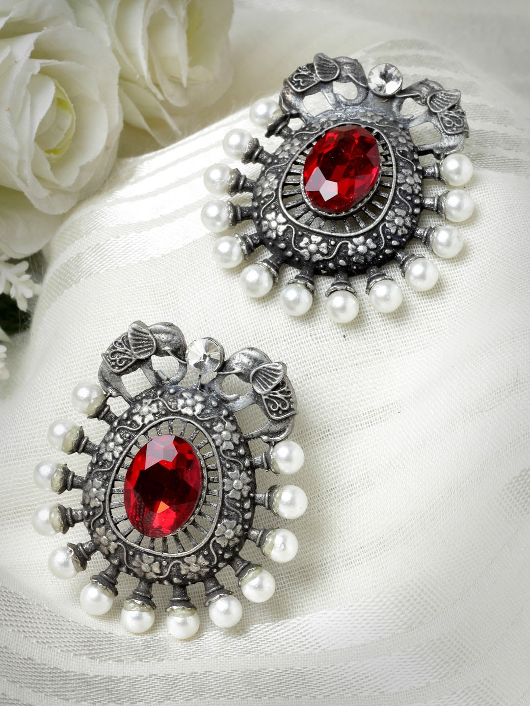 

Moedbuille Silver-Plated Teardrop Shaped Studs Earrings