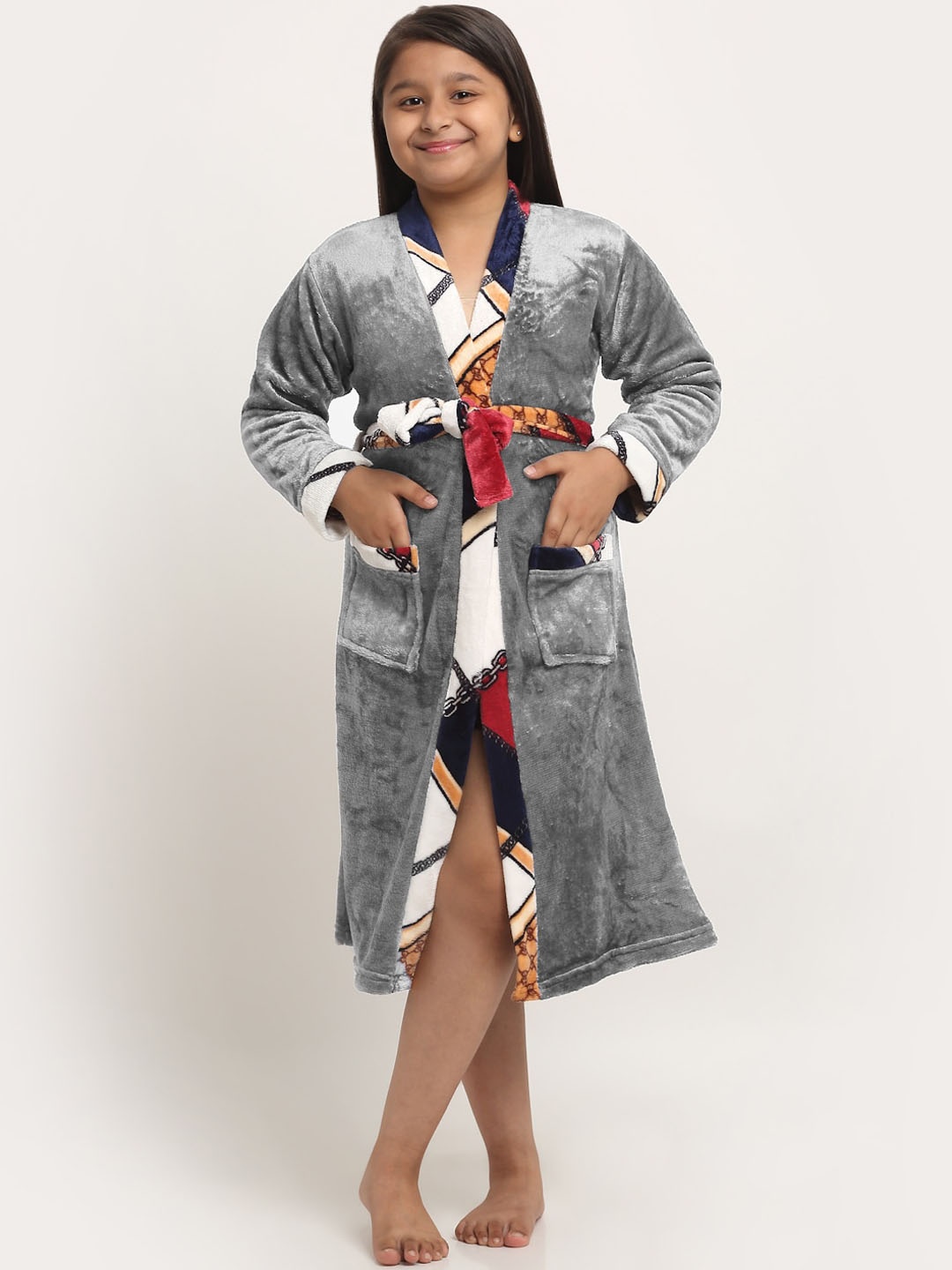 

KLOTTHE Girls Grey Printed Woolen Bath Robe