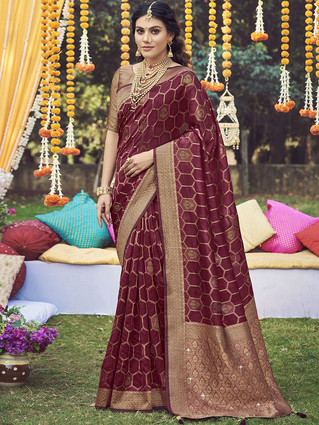 

Mitera Maroon & Gold-Toned Ethnic Motifs Woven Design Zari Tissue Saree