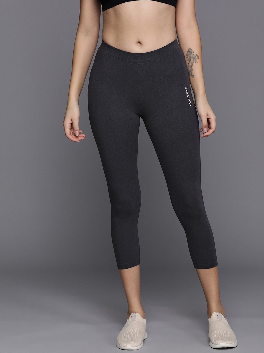 

HRX by Hrithik Roshan Women 3/4th Length Lifestyle Tights, Charcoal