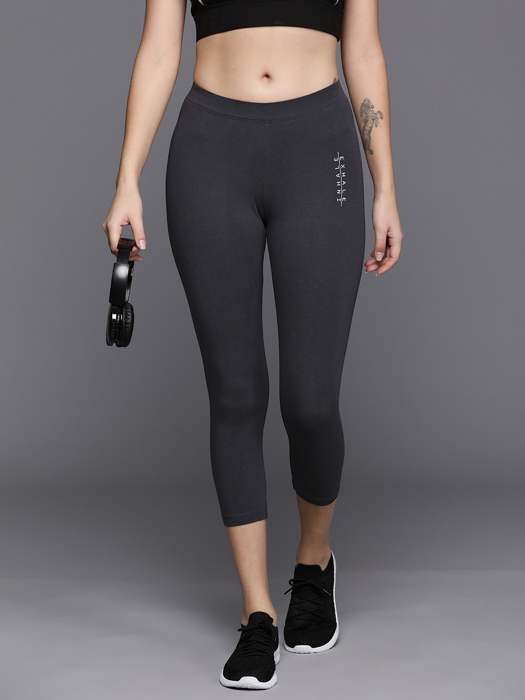 

HRX by Hrithik Roshan Women 3/4th Length Lifestyle Tights, Charcoal