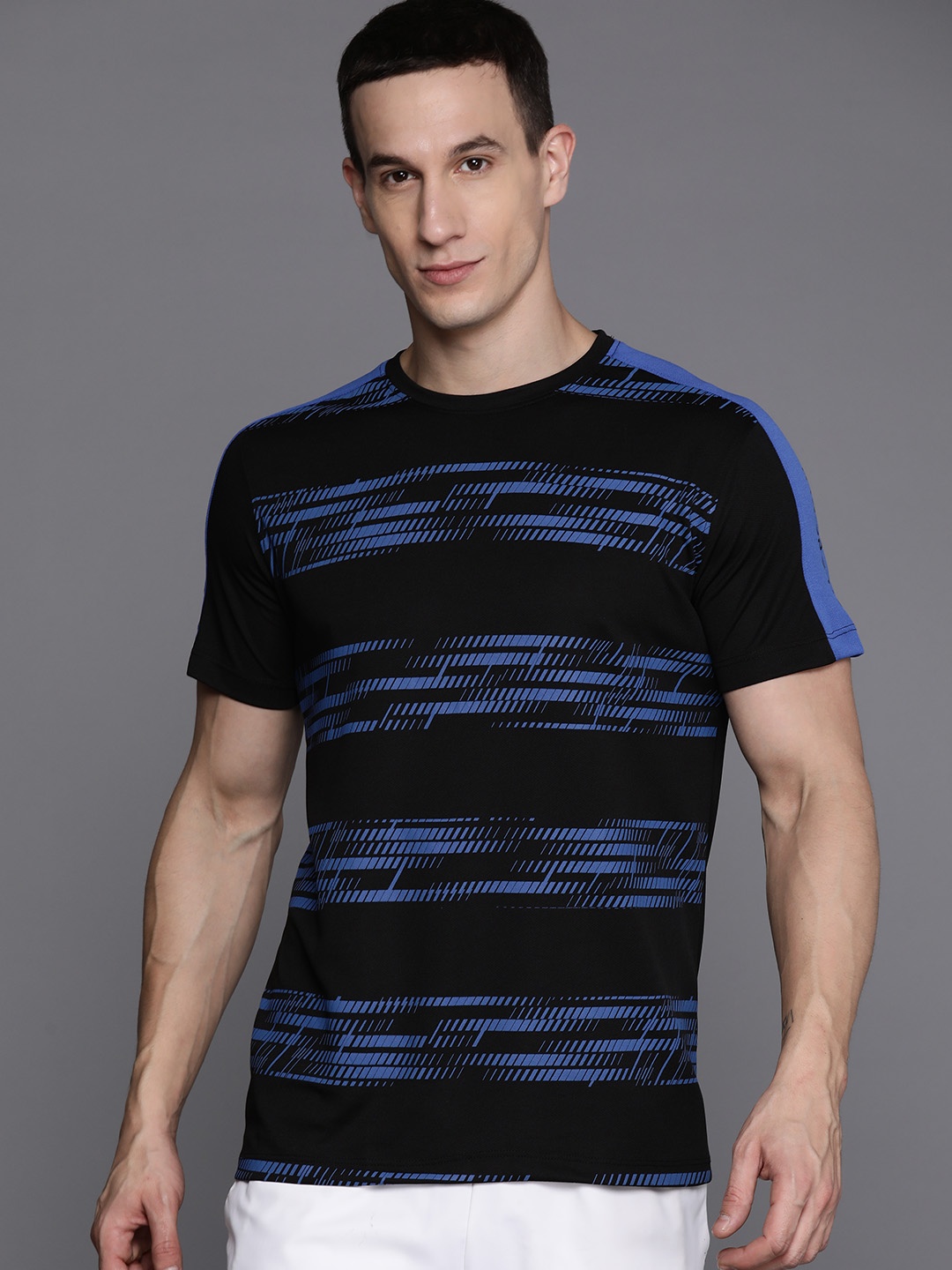 

HRX by Hrithik Roshan Horizontally Striped Regular Fit Rapid-Dry Racket Sport T-shirt, Black