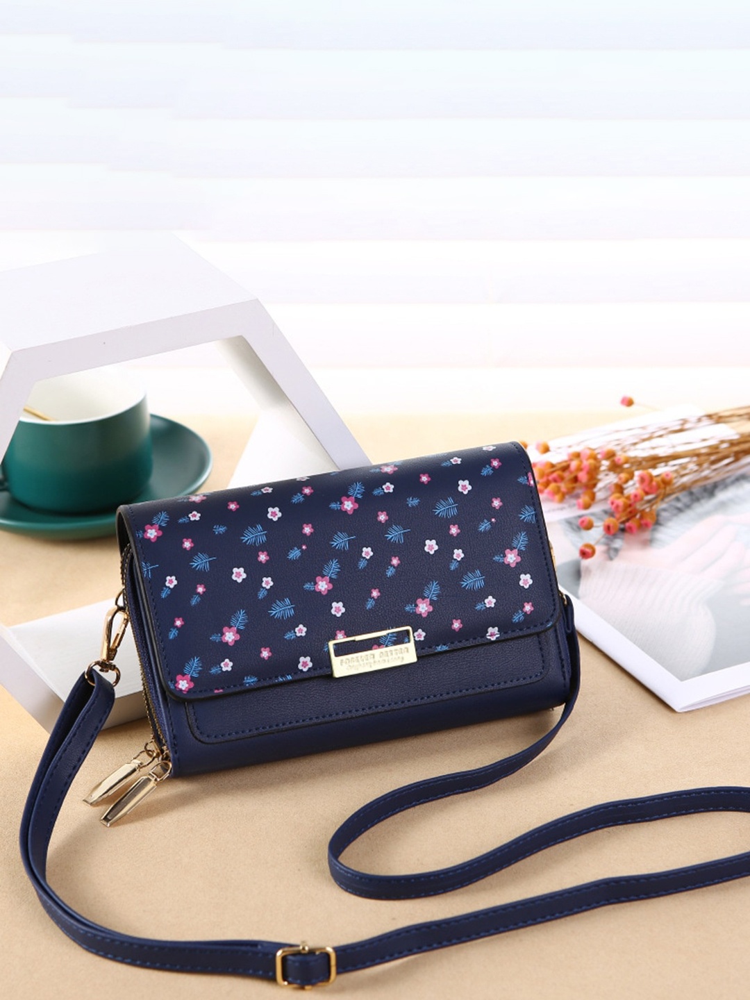 

Diana Korr Blue PU Structured Handheld Bag with Quilted